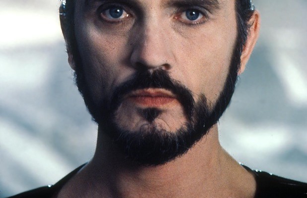 Original GENERAL ZOD Pees, Washes Hands, Then Shocks A Room of Giddy Men