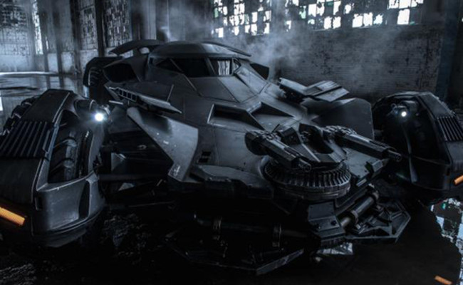Break Out The Guns! Zack Snyder Debuts BATMAN V SUPERMAN Batmobile