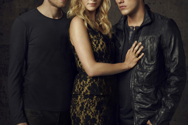 FANGIRL UNLEASHED: Why THE VAMPIRE DIARIES Is Darker Than TRUE BLOOD