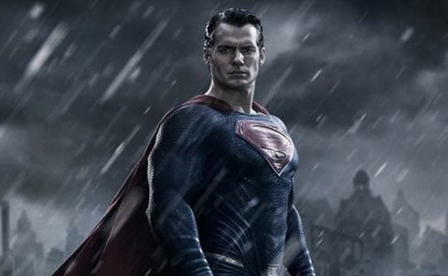 SUPERMAN Debuts New Movie Look, And It’s Not Too Different From Before